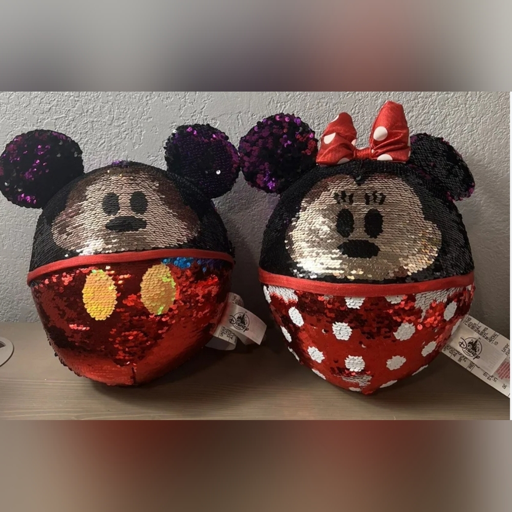 MICKEY AND MINNIE SEQUIN PILLOWS